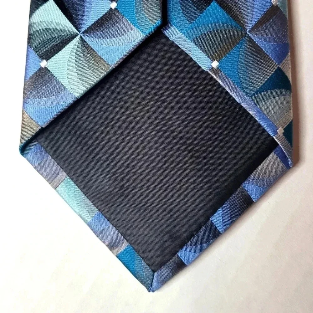 Van Heusen Men's Geometric Pattern Necktie *